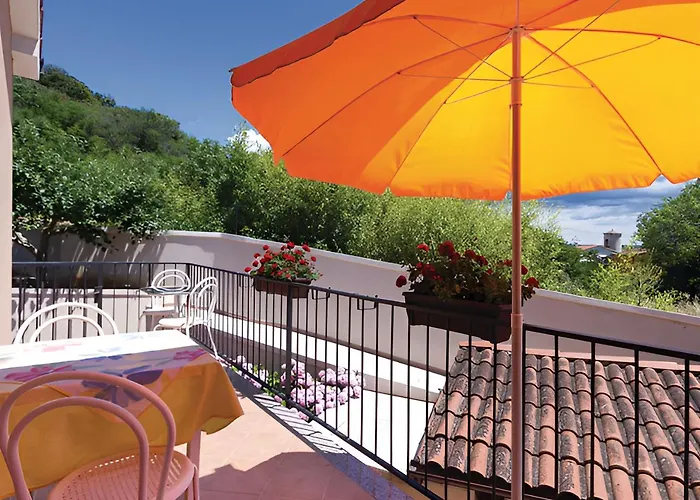 Ive Kapetanova Stancija 브르사르